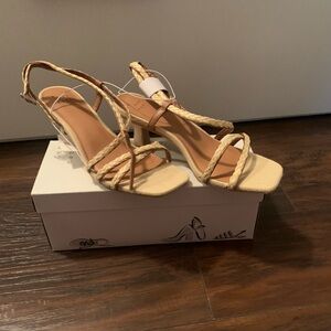 NIB kitten heel sandals